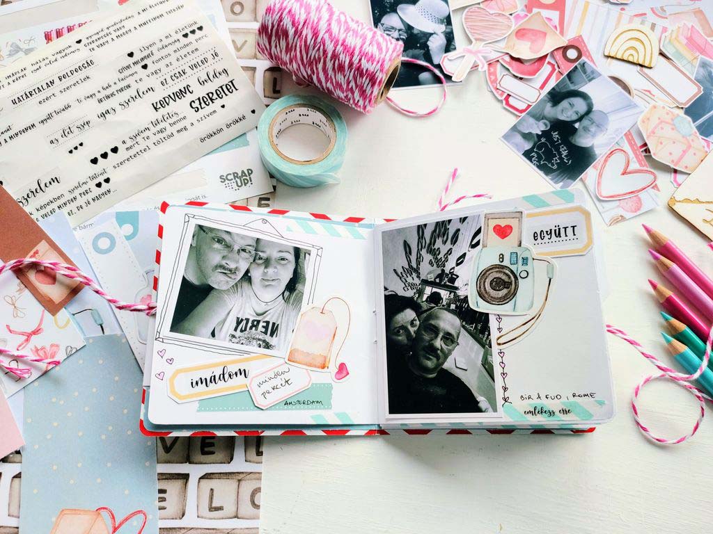 Veled a vil&aacute;gScrapUp! Blog
