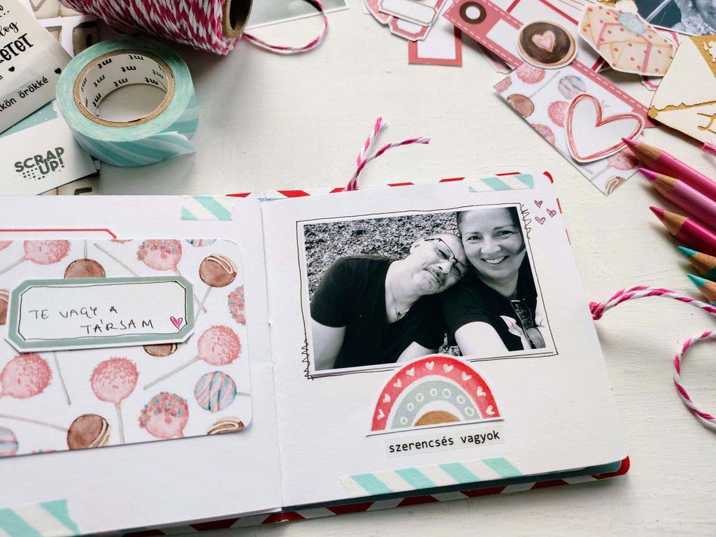 Veled a vil&aacute;gScrapUp! Blog