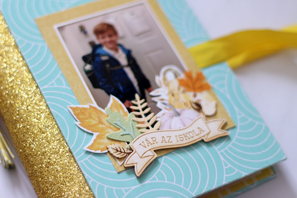 V&aacute;r az iskola mini album