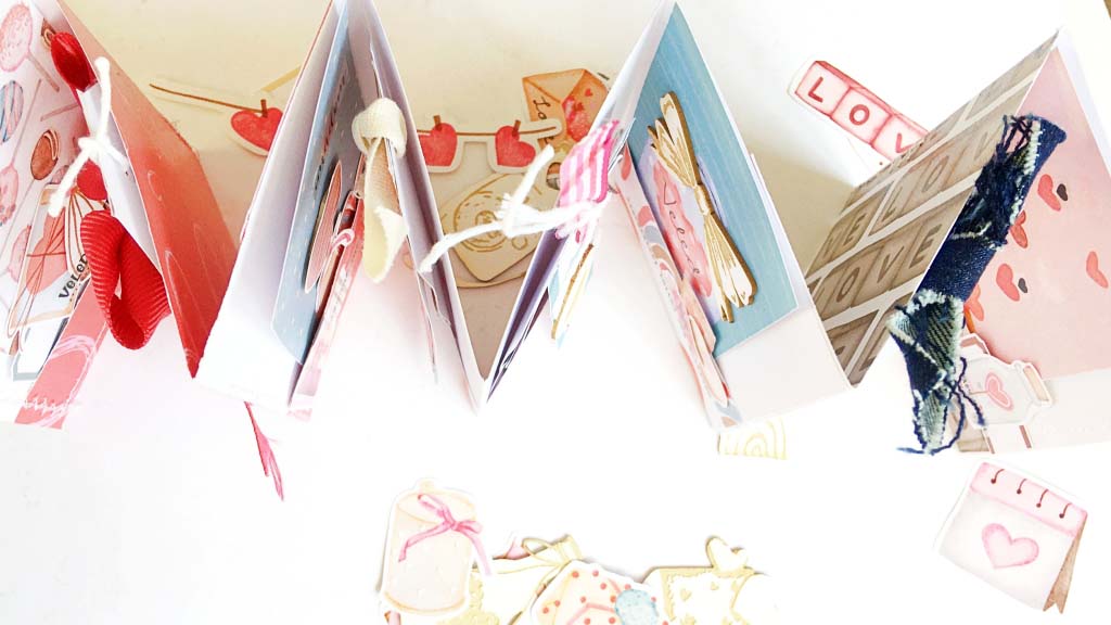  Dobozba z&aacute;rt kedvess&eacute;g