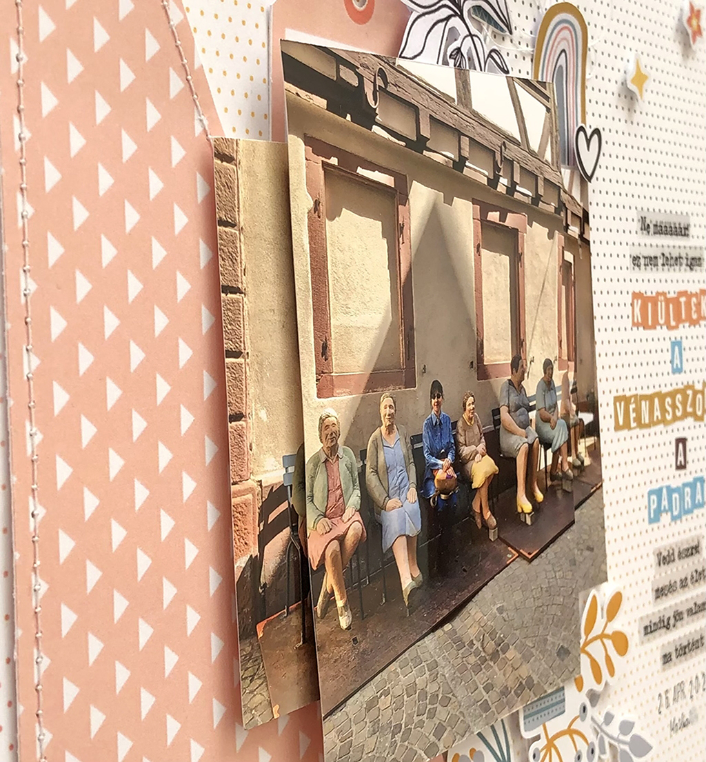 Kiültek a vénasszonyok a padra ScrapUp Blog
